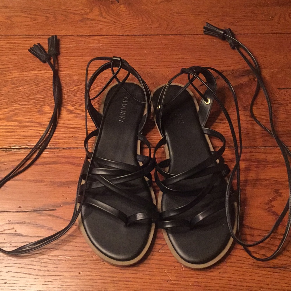 👡Old Navy wrap around flats👠